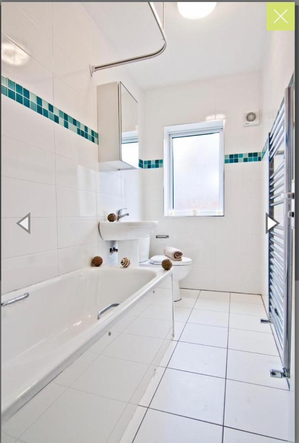 Budget Double Room Close To Leeds University And City Centre ภายนอก รูปภาพ